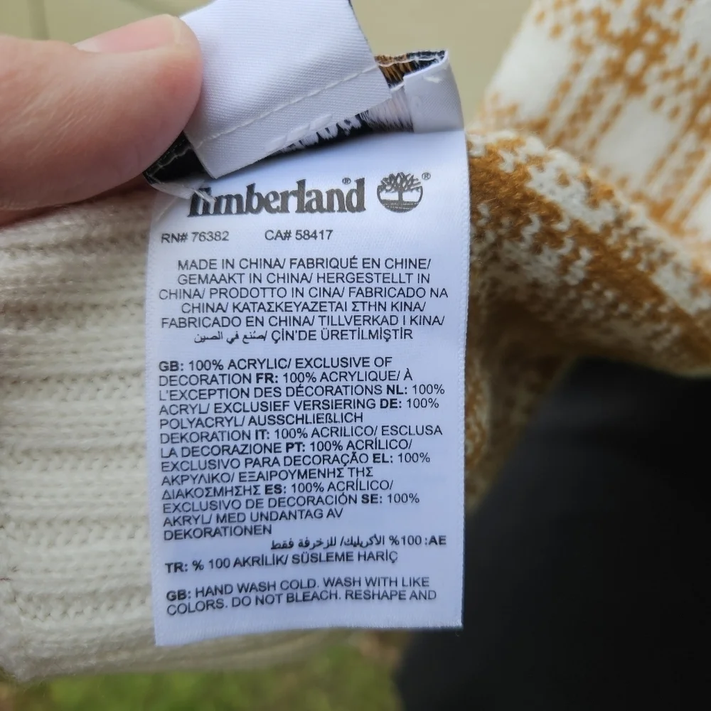 Timberland white and tan plaid knit scarf